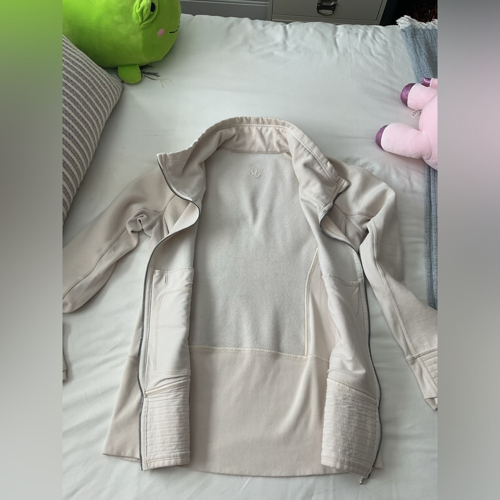 Lululemon Scuba Funnel Neck full zip - Picture 2 of 4